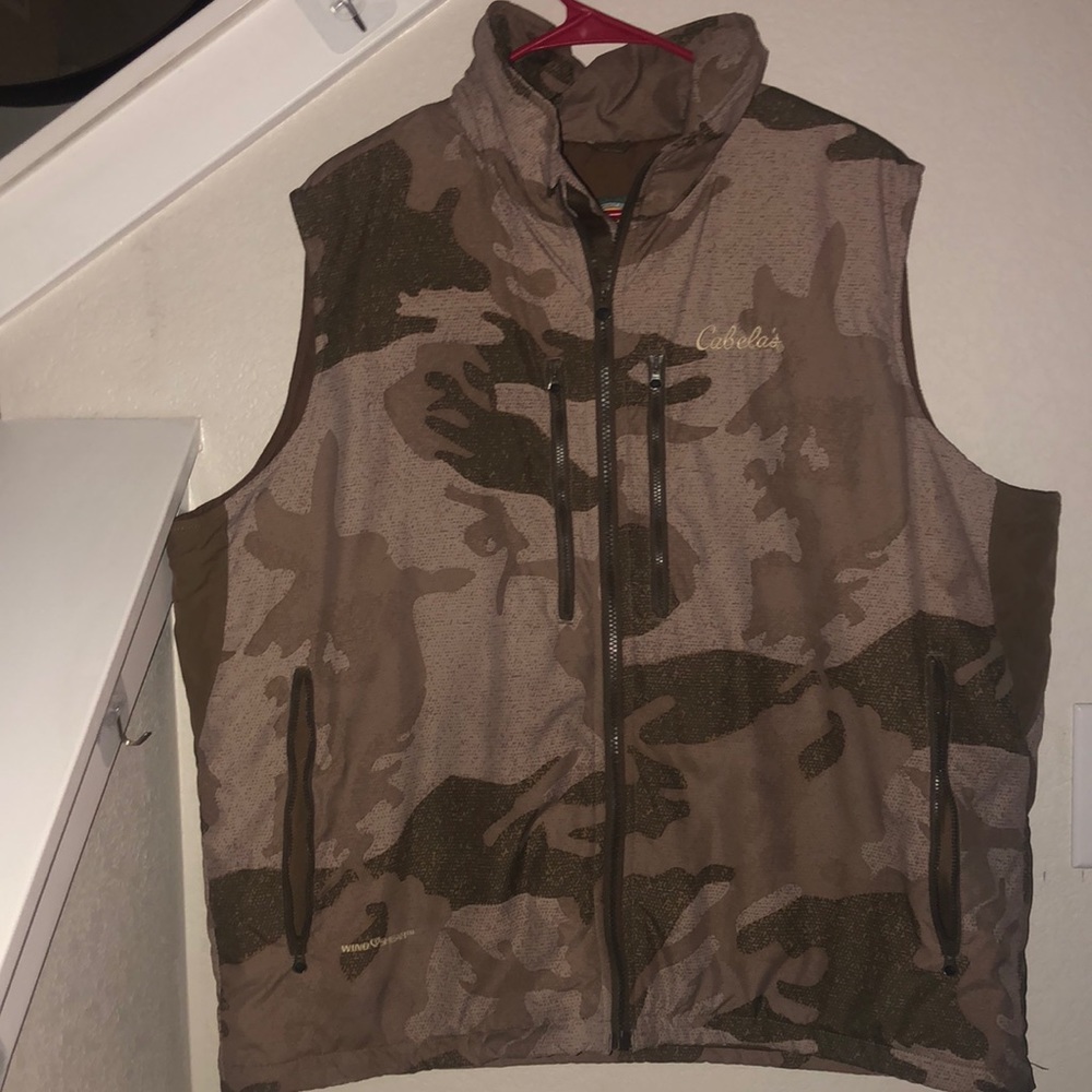 Cabelas Wind Shear Camo Puffer Vest -XL